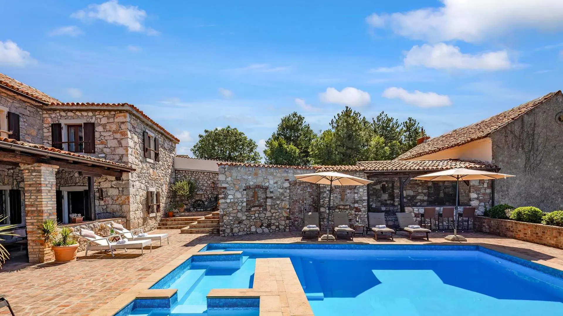 Villa Mea With Private Pool - Happy Rentals Krizisce